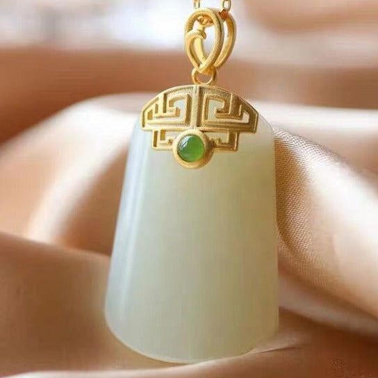 Stunning Silver Necklace for Daily Wear