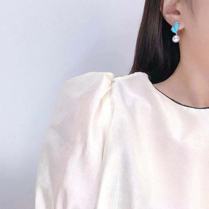 Classic Pearl Earring with Timeless Appeal