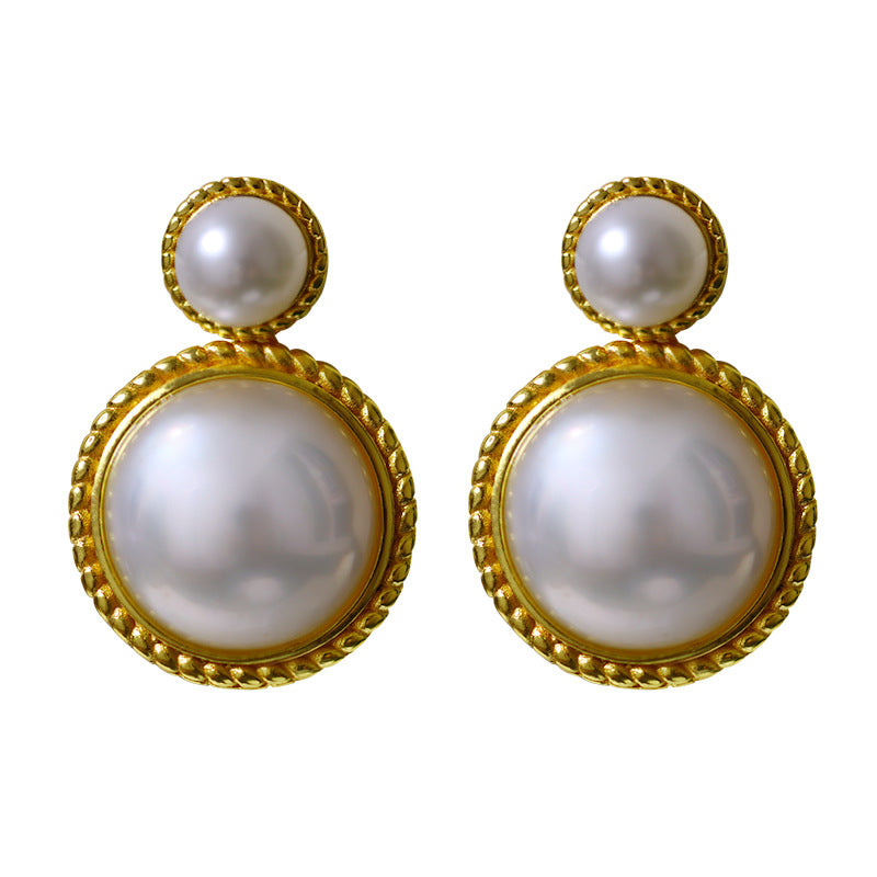 Romantic Pearl Earring for Special Moments