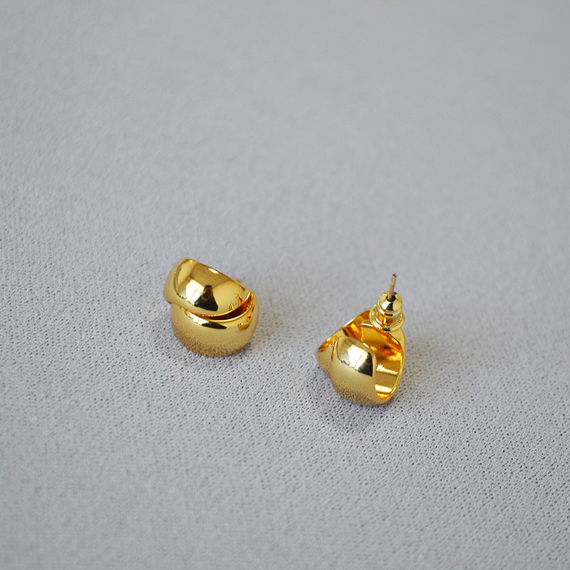 Beautiful Gold Earring with Unique Style