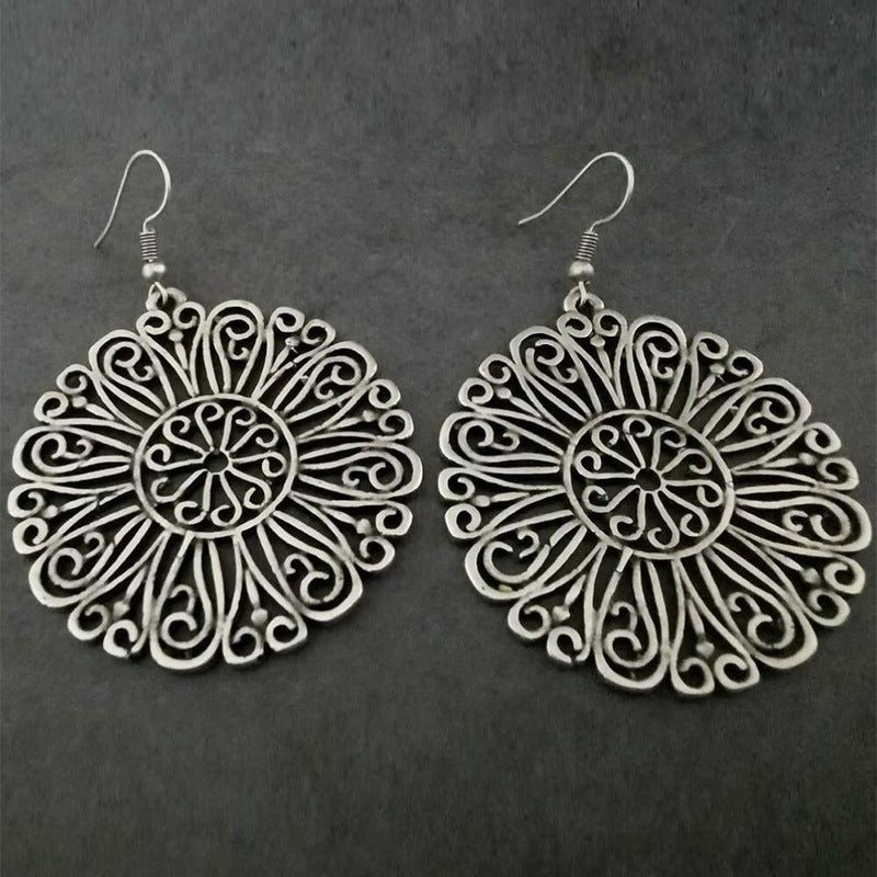 Elegant Silver Earring for Every Occasion