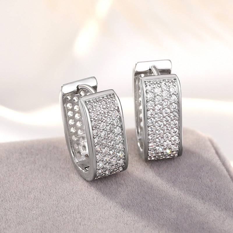 Charming Earring for Any Occasion