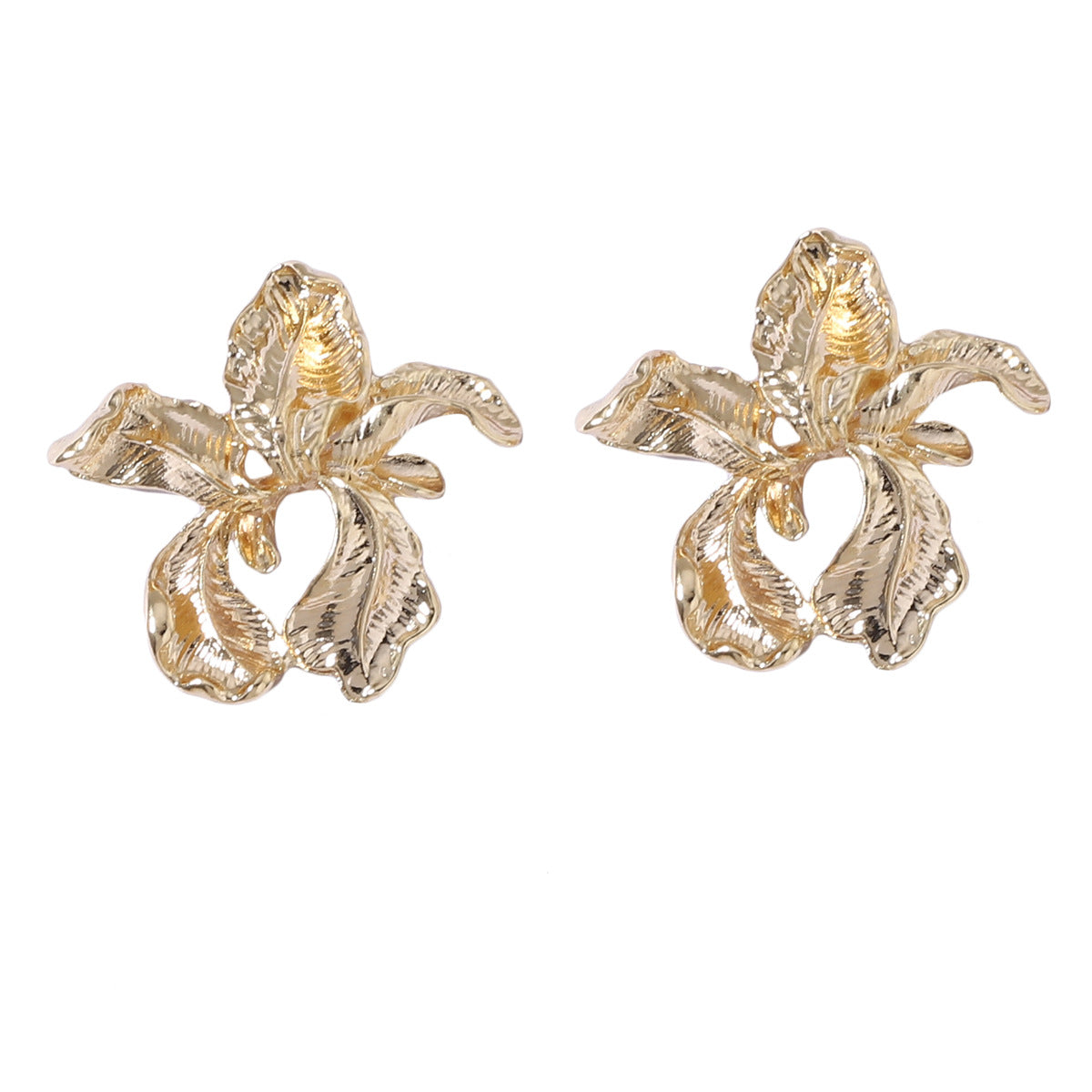 Charming Gold Earring for Any Occasion