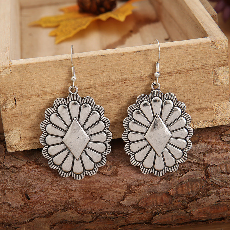 Charming Earring for Any Occasion