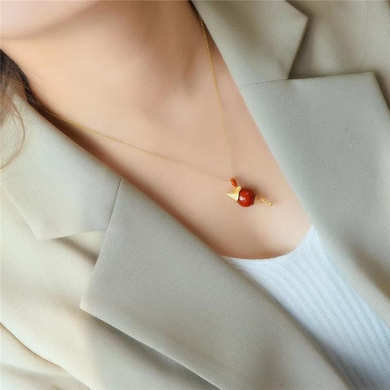 Classic Gold Necklace with Timeless Appeal