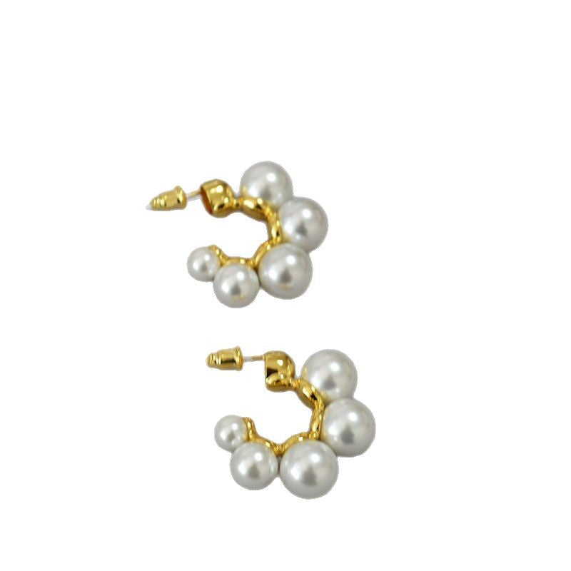 Charming Gold Earring for Any Occasion