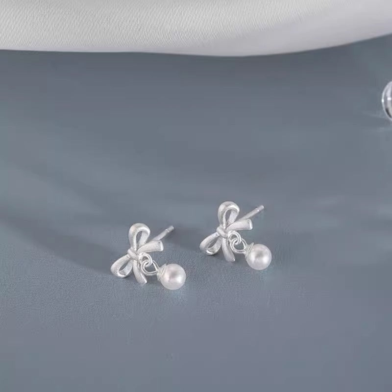 Beautiful Pearl Earring with Unique Style