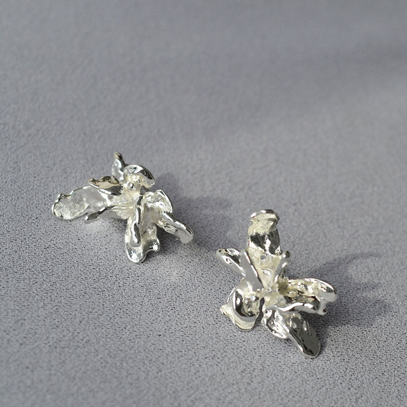 Beautiful Gold Earring with Unique Style