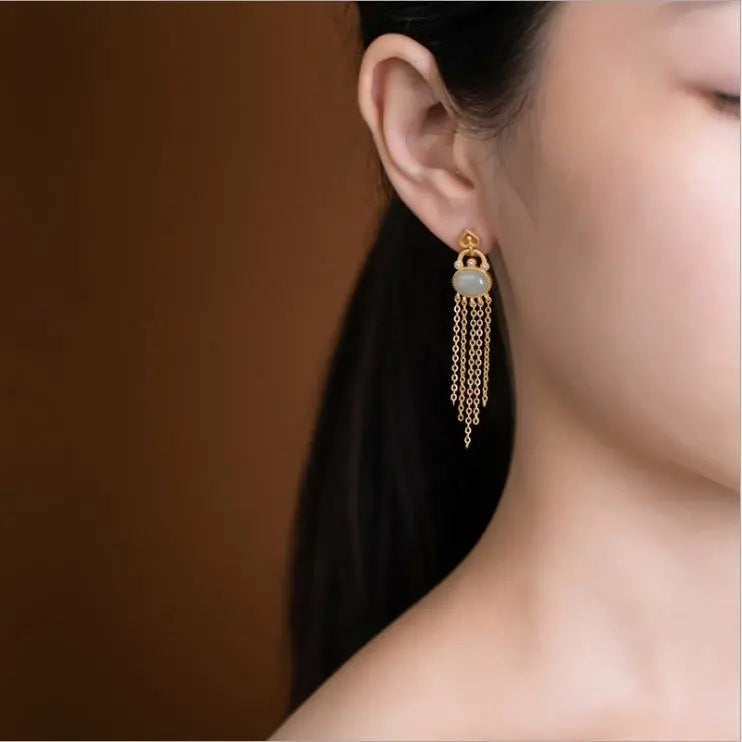 Elegant Gold Earring for Every Occasion