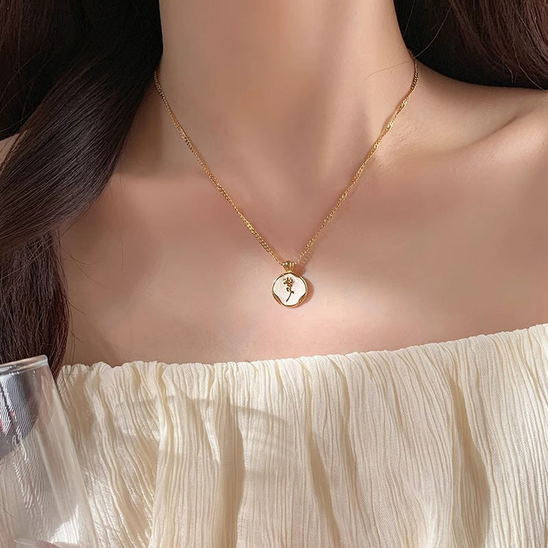Classic Gold Necklace with Timeless Appeal