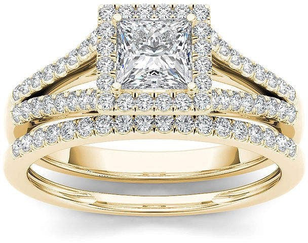 Classic Gold Ring with Timeless Appeal