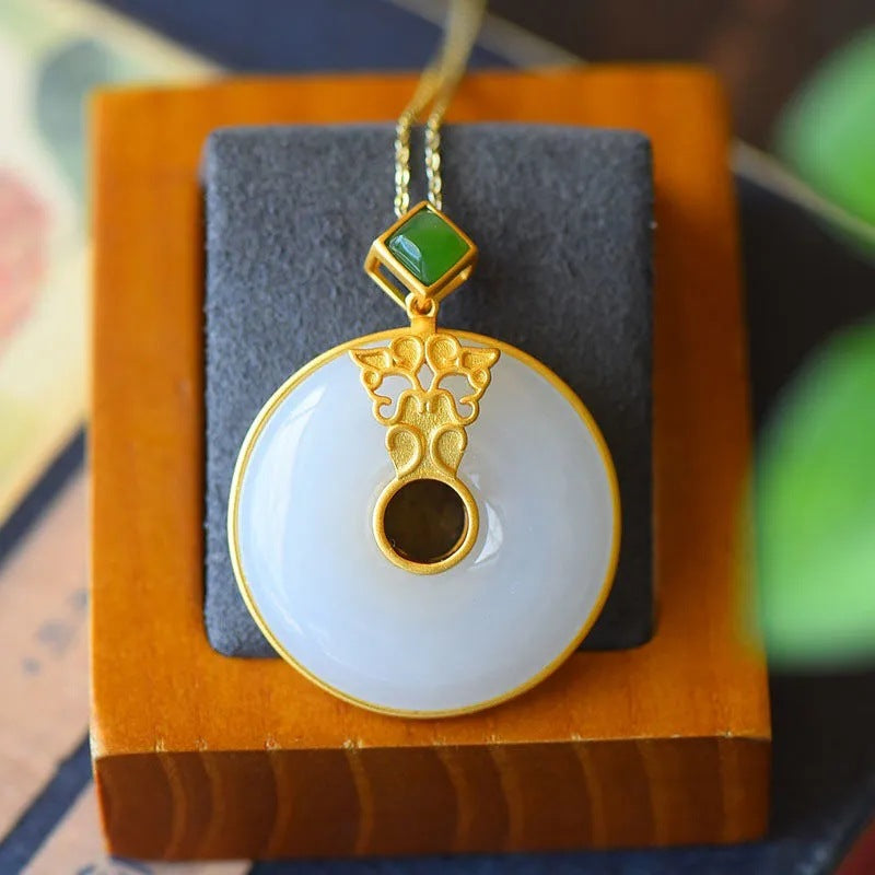 Stunning Gold Necklace for Daily Wear