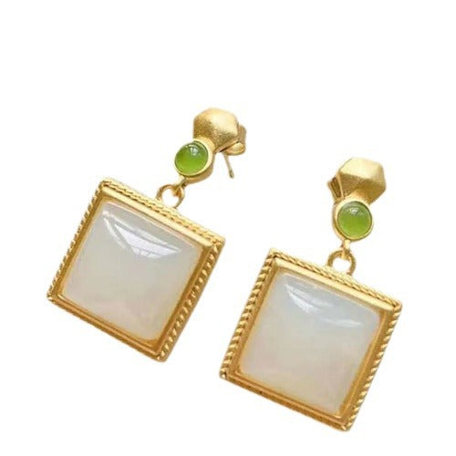 Romantic Gold Earring for Special Moments