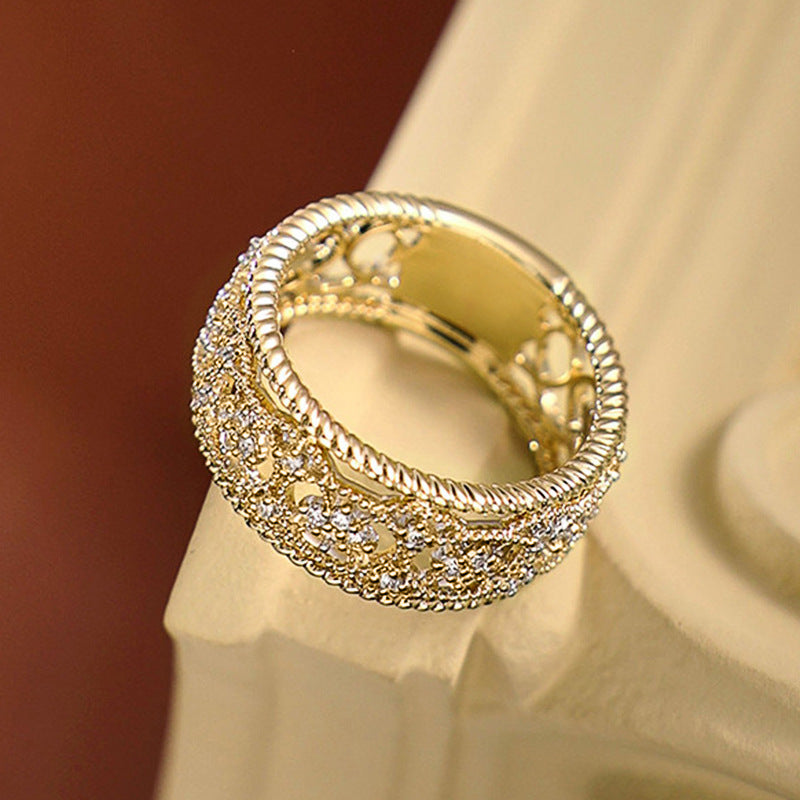 Charming Gold Ring for Any Occasion