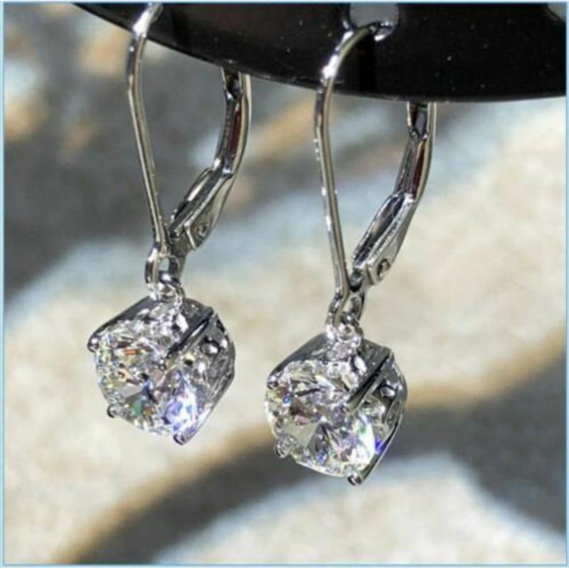 Elegant Gold Earring for Every Occasion