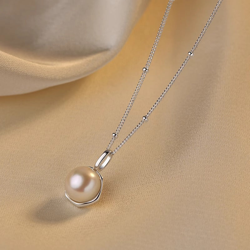 Charming Piece for Any Occasion