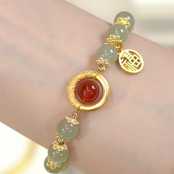 Beautiful Bracelet with Unique Style