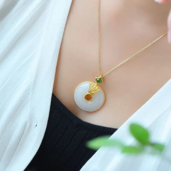 Stunning Gold Necklace for Daily Wear