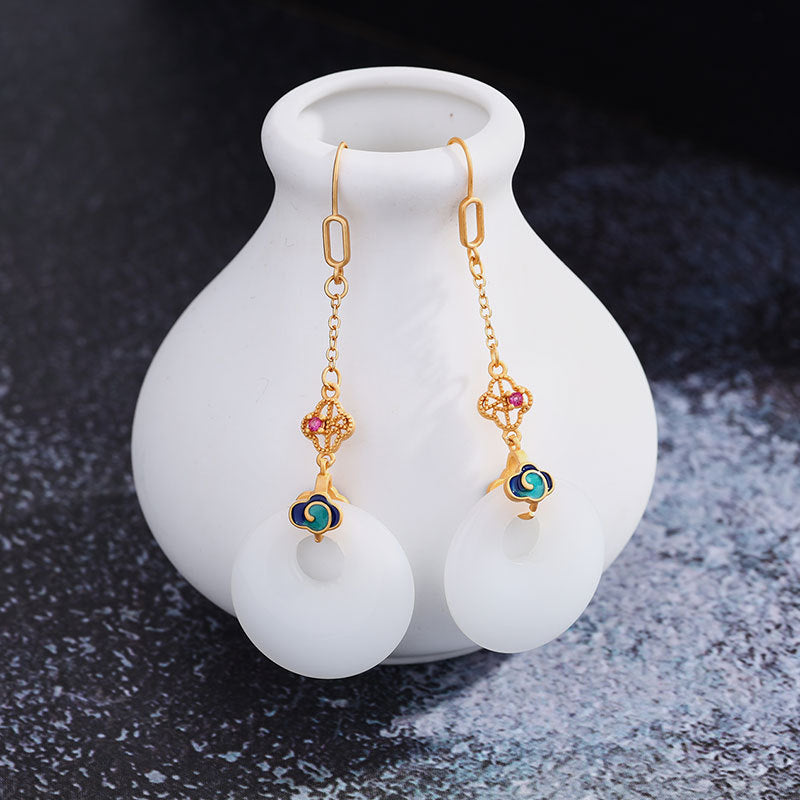 Charming Earring for Any Occasion