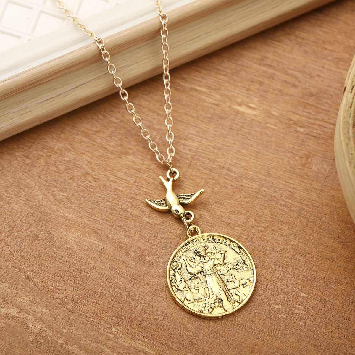 Stunning Necklace for Daily Wear