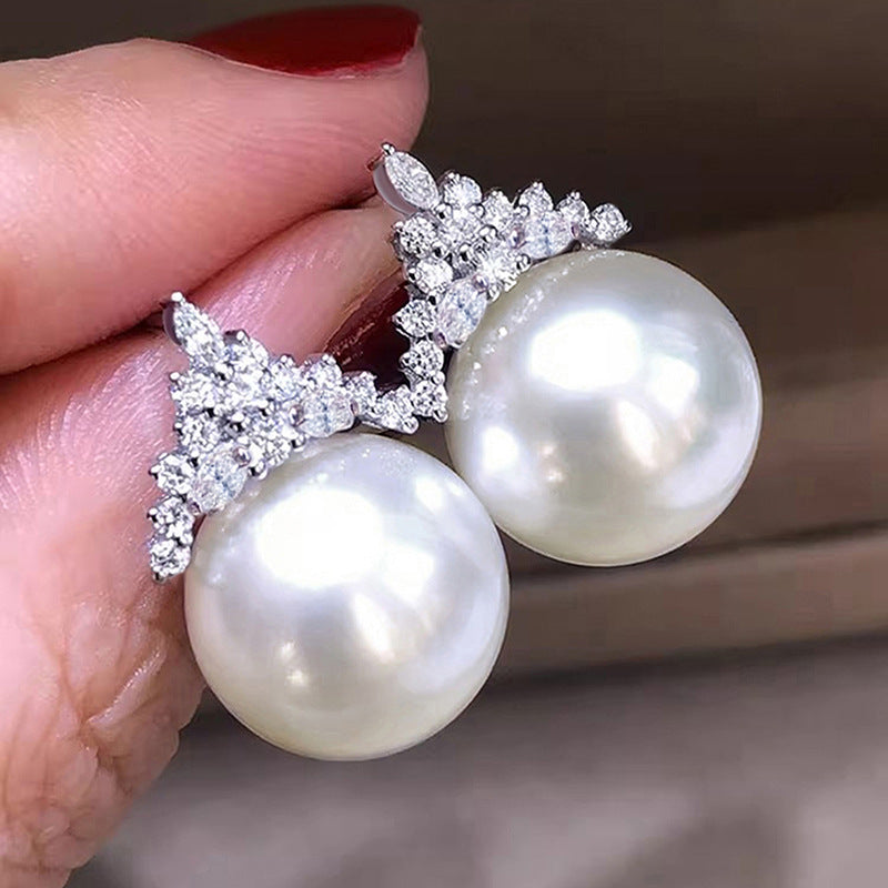 Charming Earring for Any Occasion