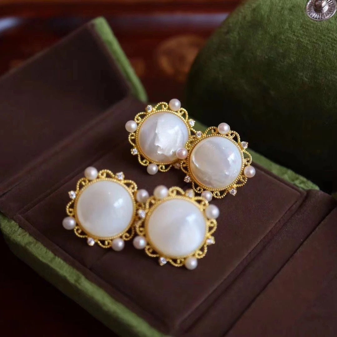 Elegant Gold Earring for Every Occasion
