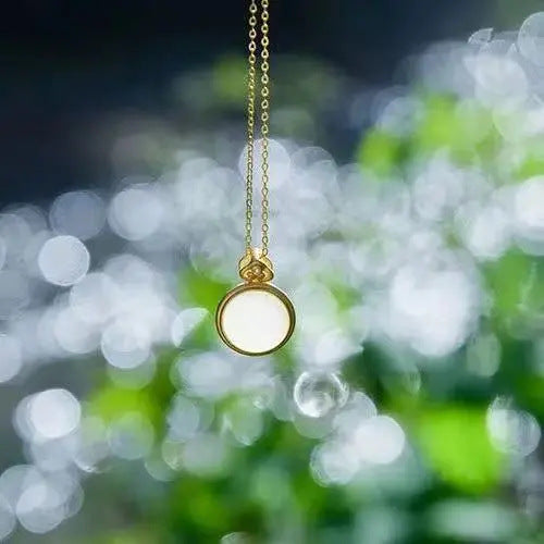 Classic Silver Necklace with Timeless Appeal