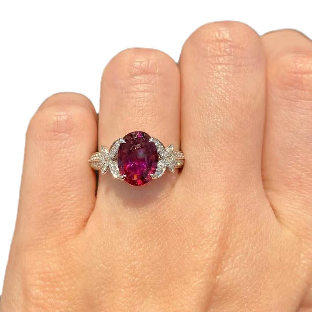 Classic Silver Ring with Timeless Appeal