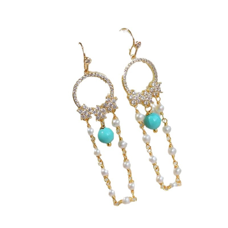 Romantic Silver Earring for Special Moments