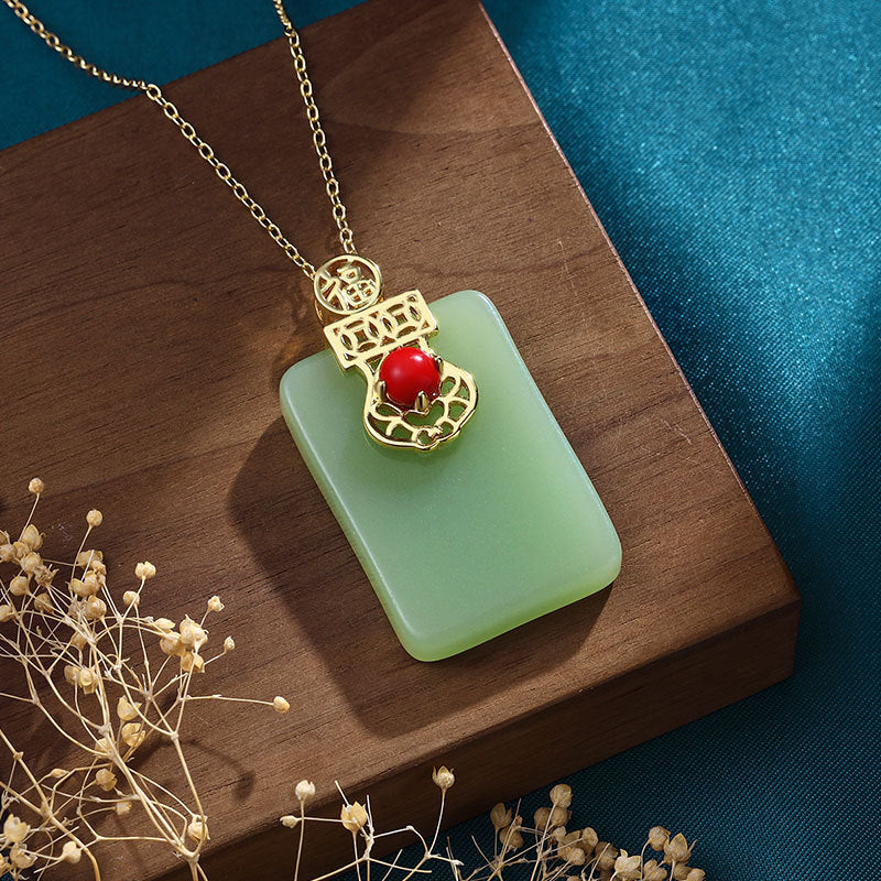 Romantic Gold Necklace for Special Moments