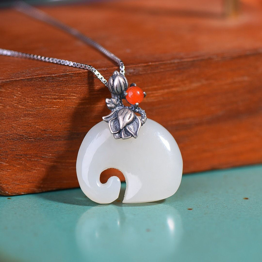 Classic Gold Necklace with Timeless Appeal