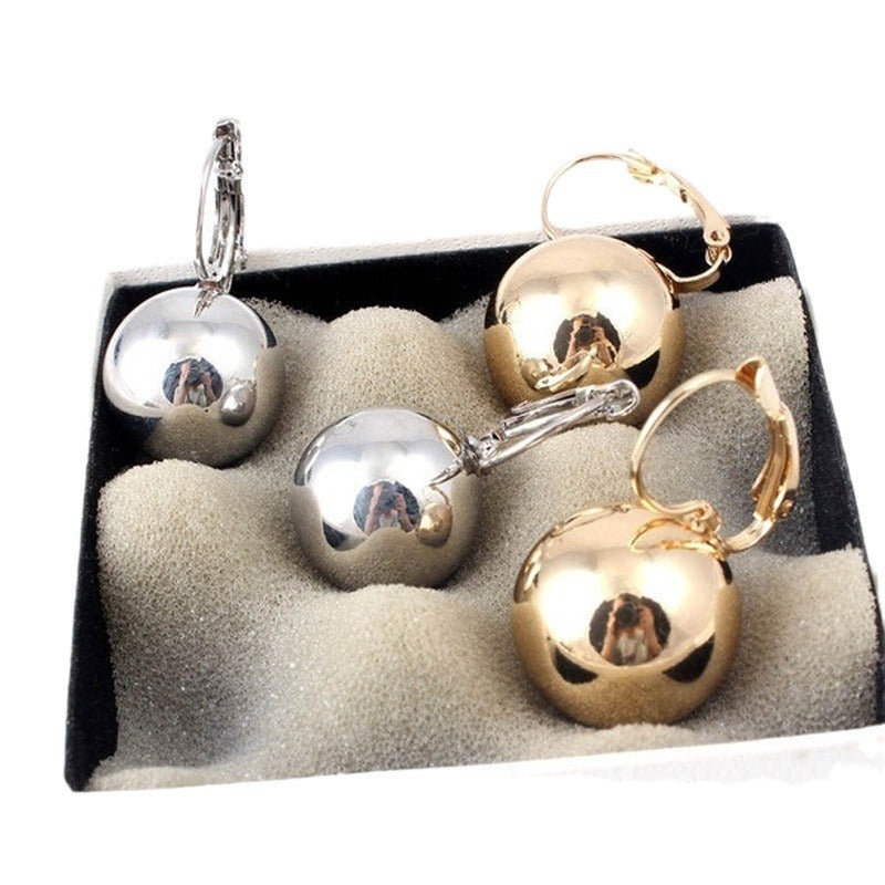 Classic Earring with Timeless Appeal