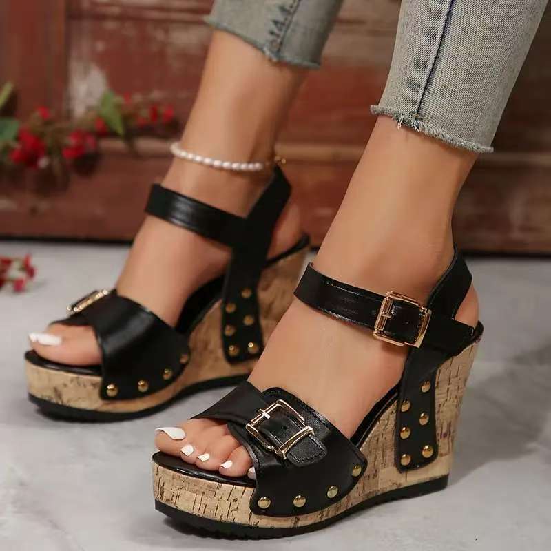Beautifully Crafted Orthopedic Sandals