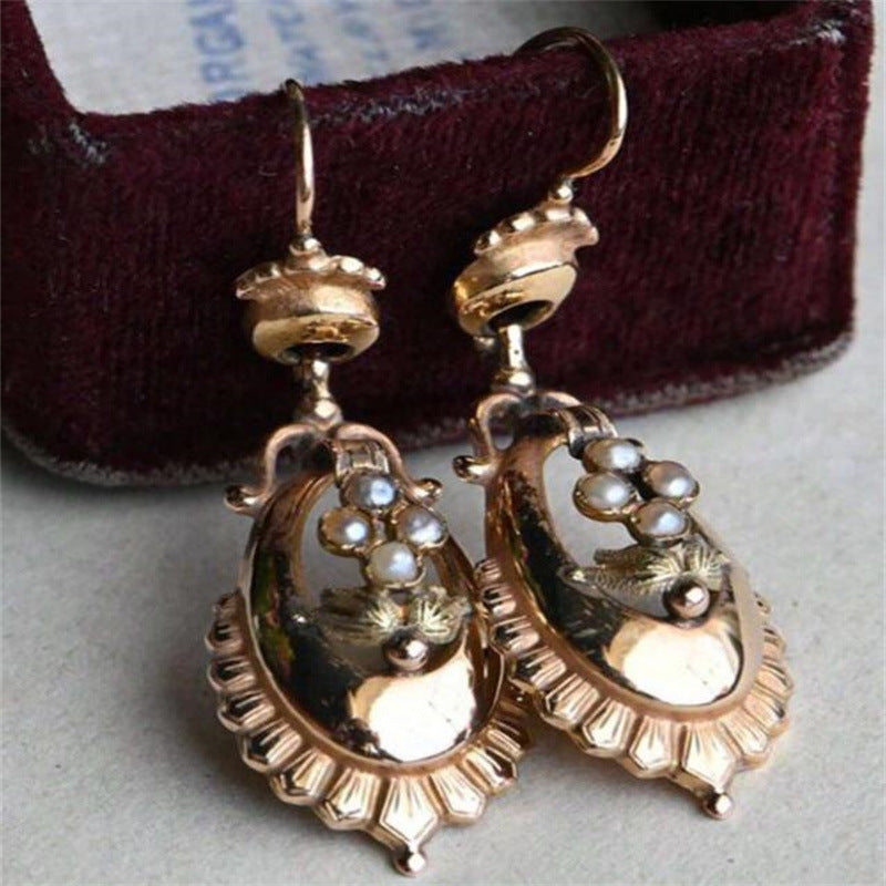 Classic Pearl Earring with Timeless Appeal