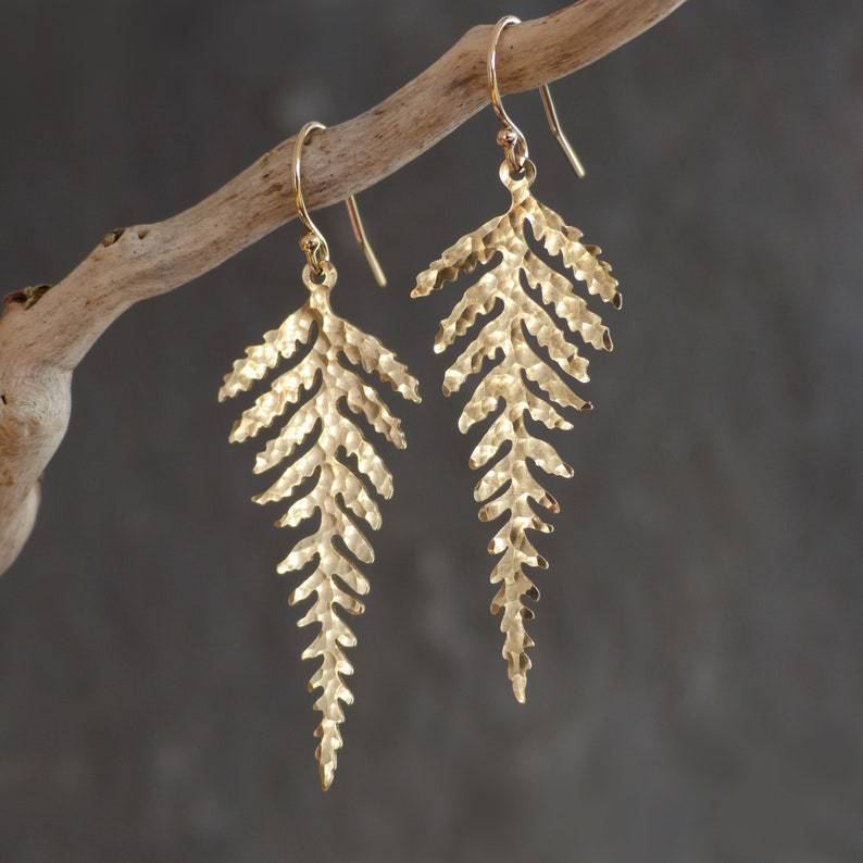 Romantic Gold Earring for Special Moments