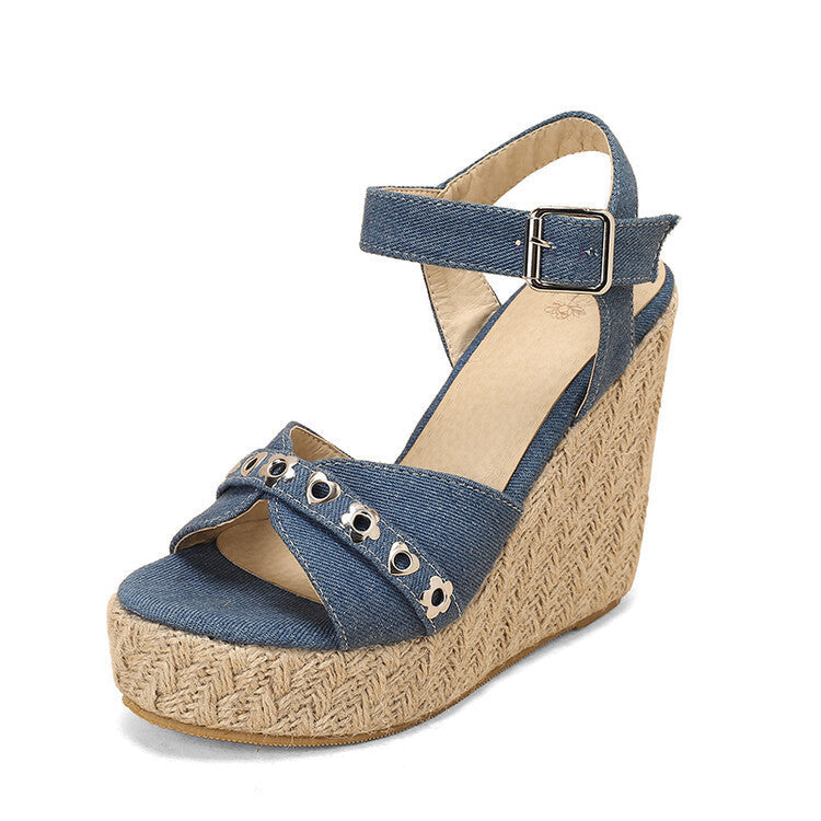 Graceful Orthopedic Sandals for Modern Look