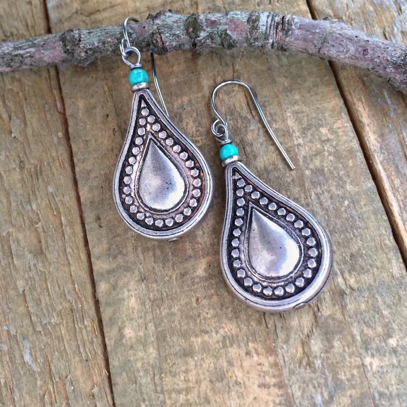 Charming Earring for Any Occasion