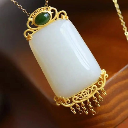 Beautiful Gold Necklace with Unique Style