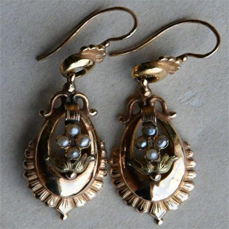 Classic Pearl Earring with Timeless Appeal