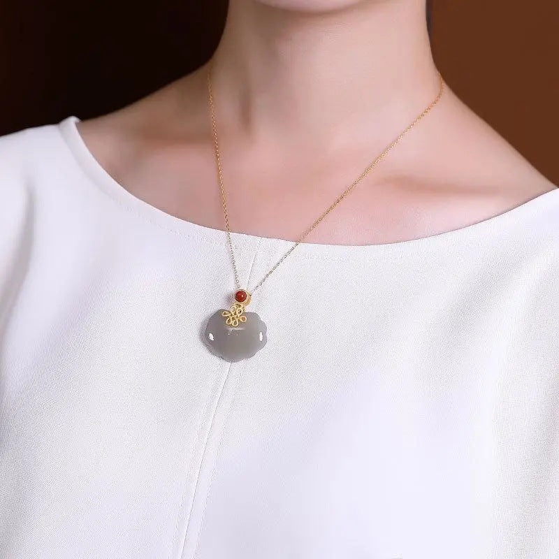 Romantic Gold Pendant for Special Moments