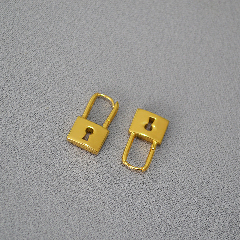 Beautiful Gold Earring with Unique Style