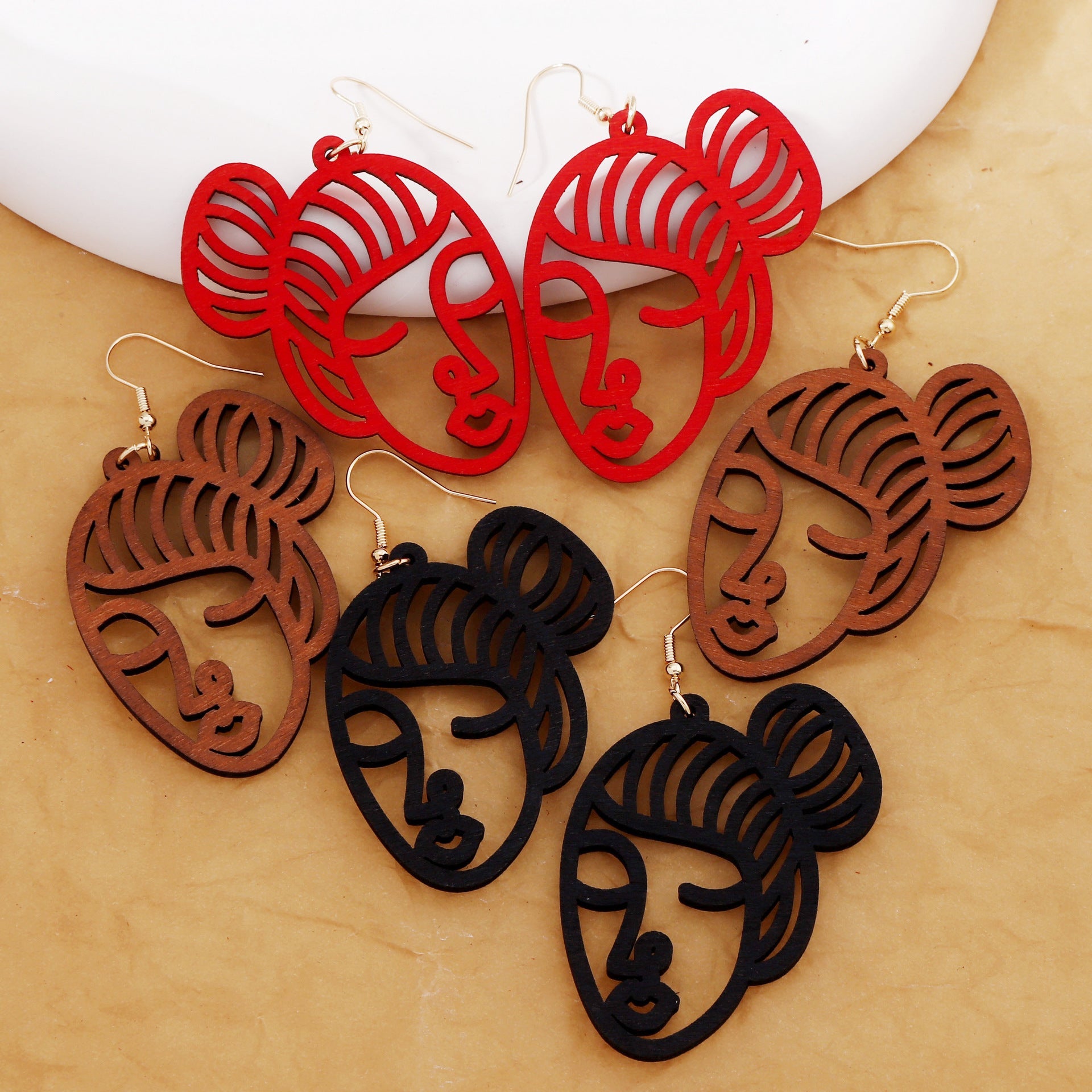 Charming Earring for Any Occasion