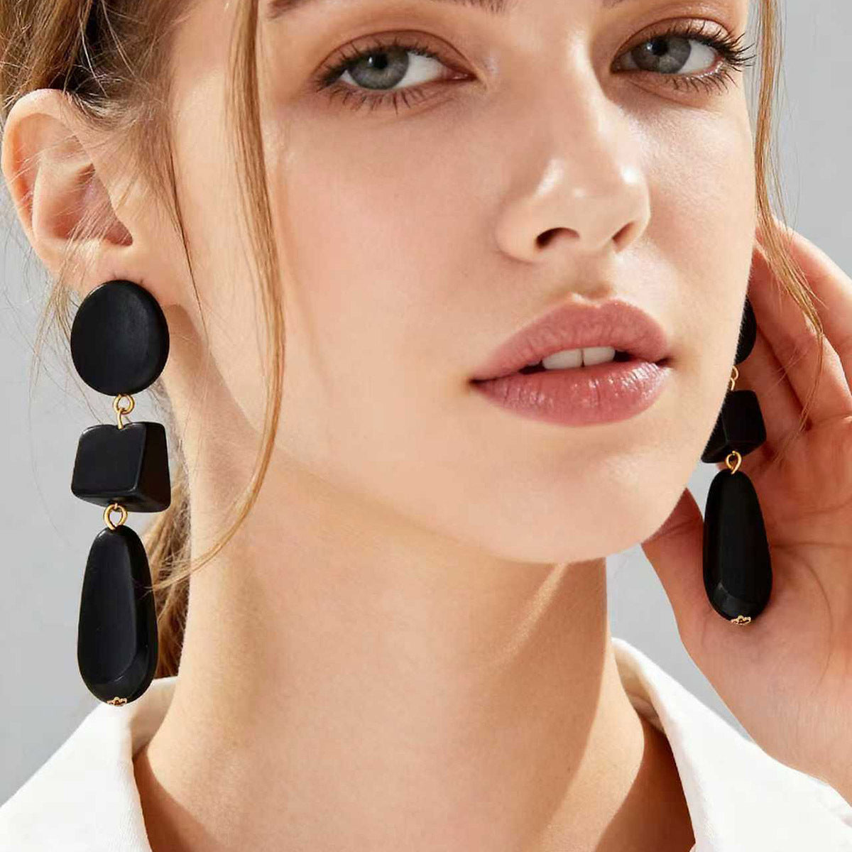 Charming Piece for Any Occasion