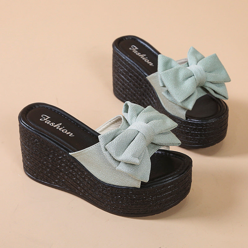 Graceful Orthopedic Sandals for Modern Look