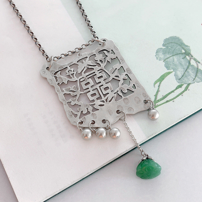 Romantic Silver Necklace for Special Moments