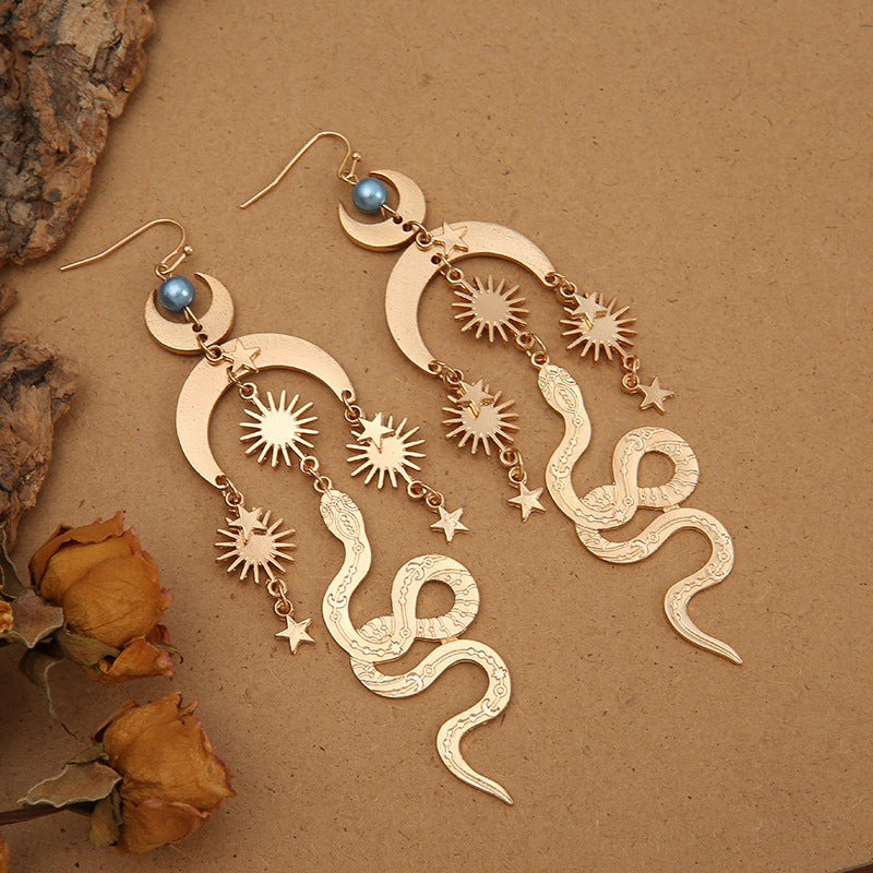 Classic Gold Earring with Timeless Appeal