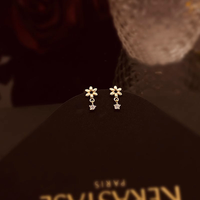 Charming Earring for Any Occasion