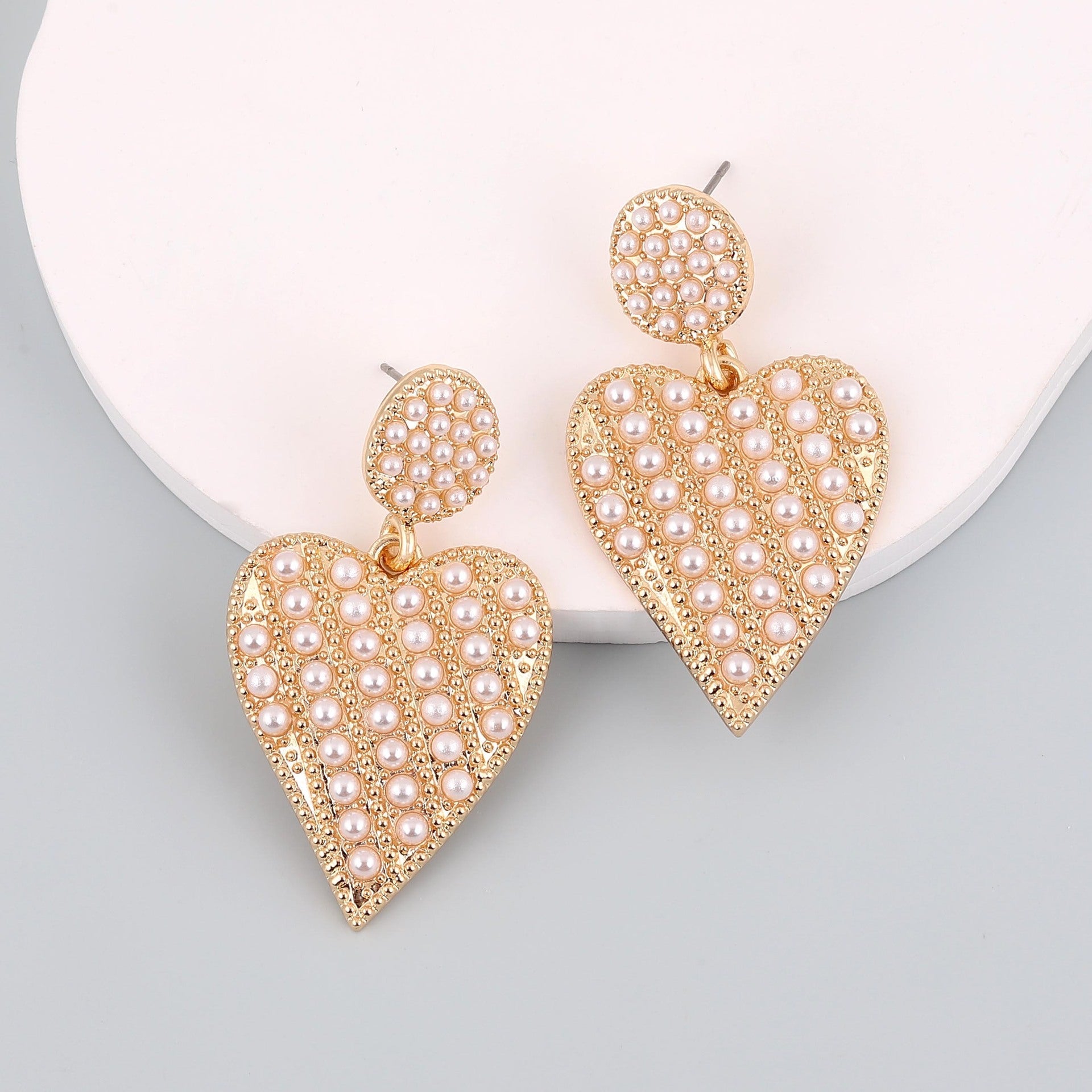 Romantic Pearl Earring for Special Moments