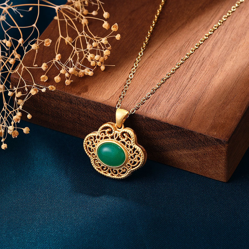 Classic Gold Necklace with Timeless Appeal