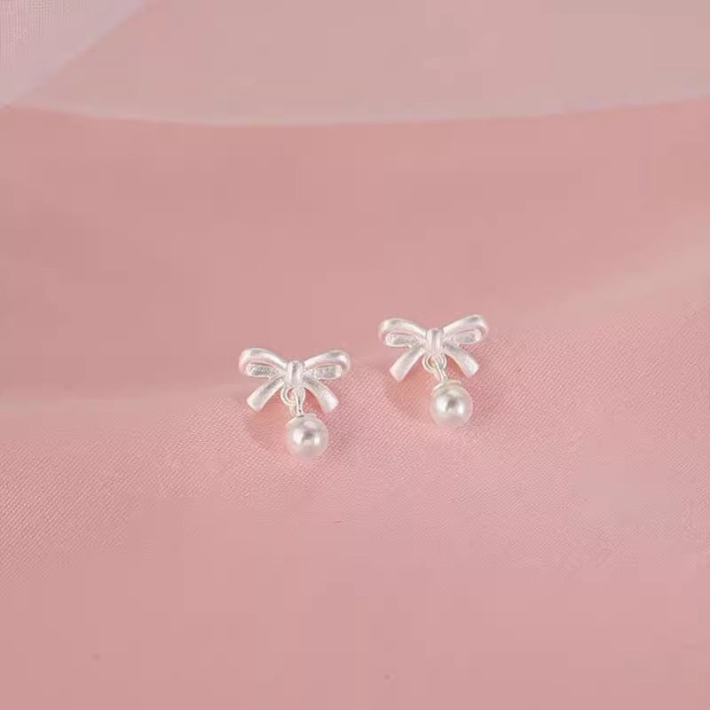 Beautiful Pearl Earring with Unique Style
